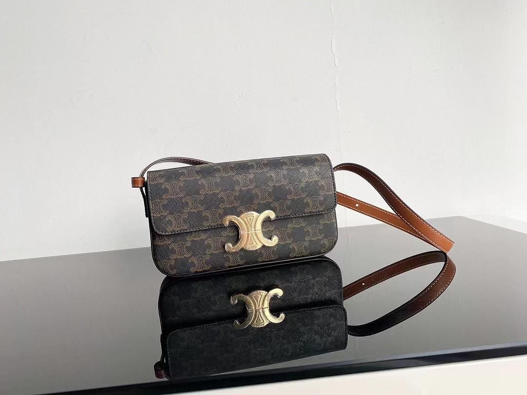 Celine 9918 Shoulder Bag – Brown, 21 cm Celine 9918 Shoulder Bag – Brown, 21 cm