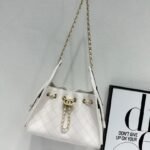 Chanel 3713 Bucket Bag – White, 22 cm