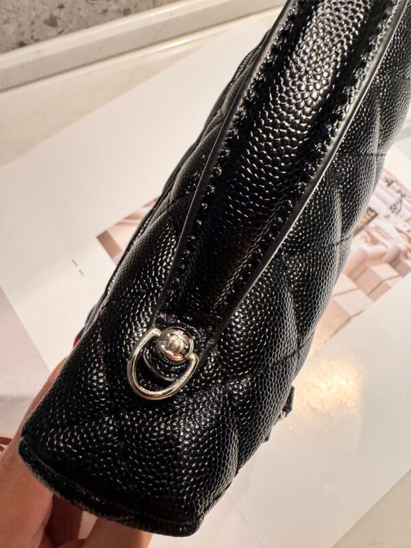 Chanel 5070 Handbag – Black, 20 cm