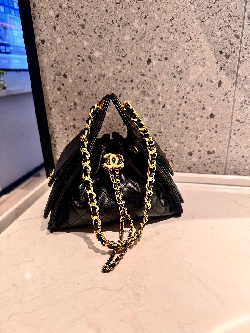 chanel-5076-shoulder-bag-black-20-cm-1-1.jpg Chanel 5076 Shoulder Bag – Black, 20 cm - Image 1
