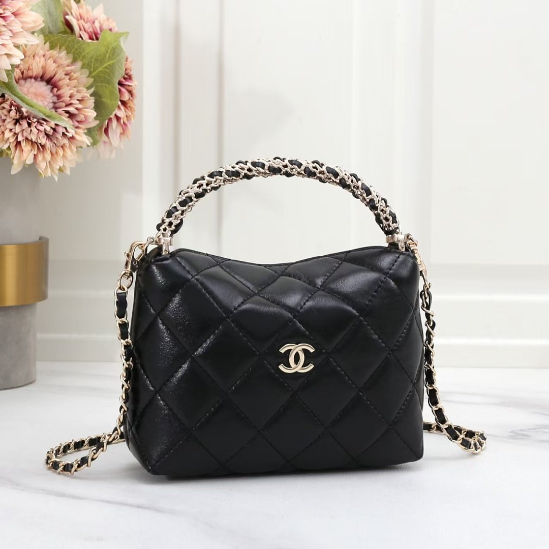 Chanel 6832 Top Handle Bag – Black, 20 cm Chanel 6832 Top Handle Bag – Black, 20 cm