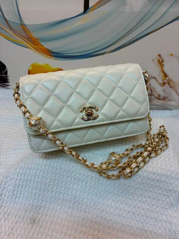 Chanel 8805 Shoulder Bag – Ivory, 19 cm